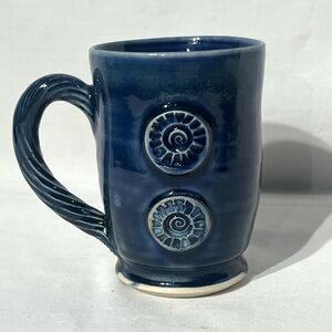 Hand Thrown Ceramic Glazed Seashell Ammonite Fossil Coffee Mug Cup Artist Signed